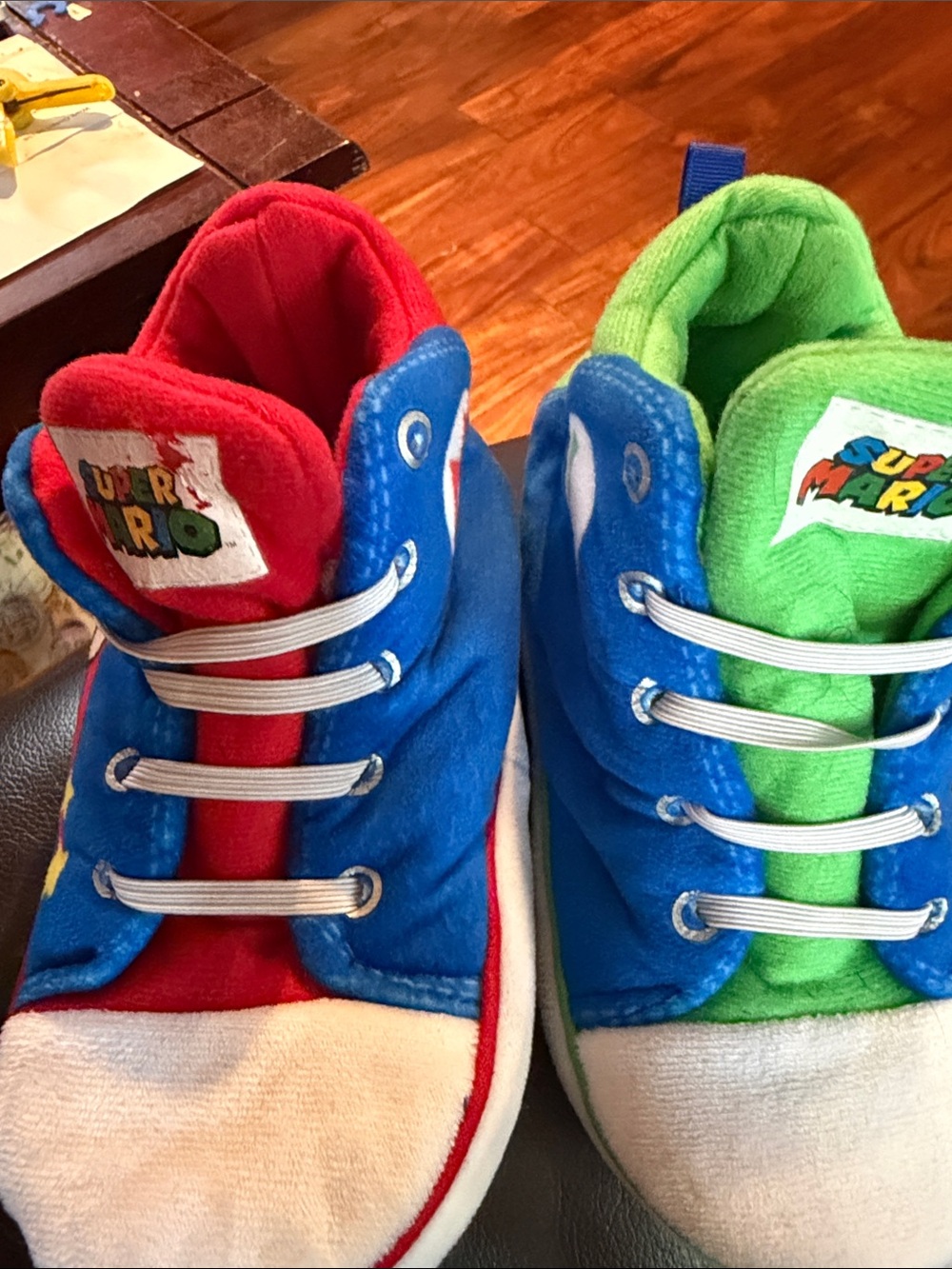 Nintendo Kids Colorblock High-Top slippers in Blue, Red & Green size is 11-12